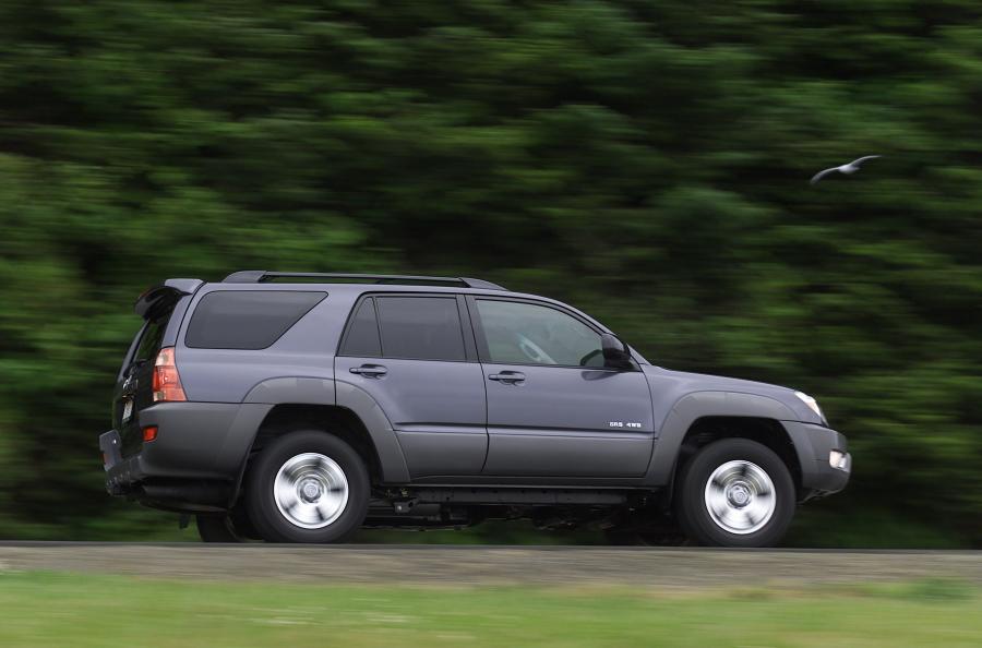  Toyota 4Runner 2003 года  (фото 15 из 41)